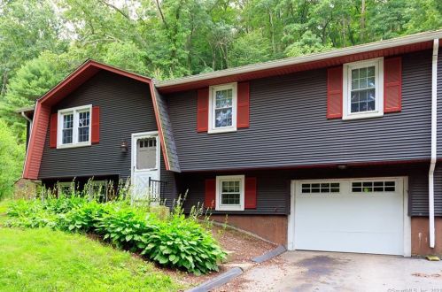 46 Sabin St, Putnam CT  06260-1842 exterior