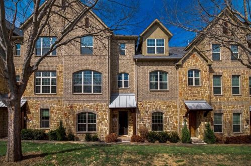 561 Royal Ln, Irving, TX 75039-4225