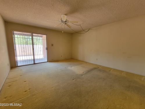 9008 Palms Park Dr, Tucson AZ  85715-5643 exterior