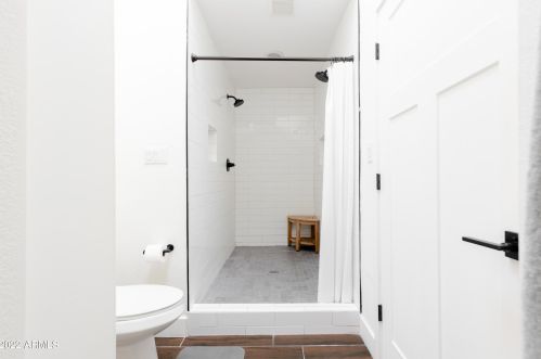 5744 12 St, Phoenix AZ 85086-7351 exterior