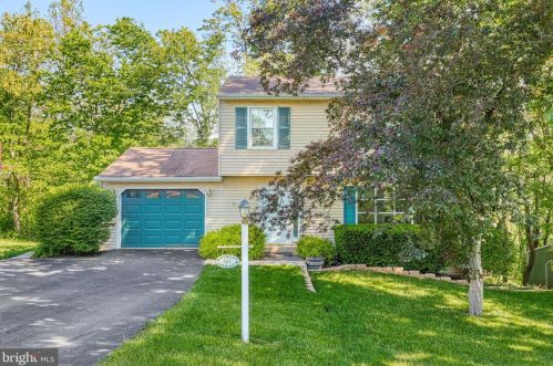 90 Burning Brush Cir, Etters, PA 17319-9739