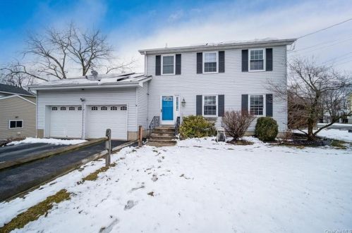2 Wilson St, Middletown, NY 10940-4218