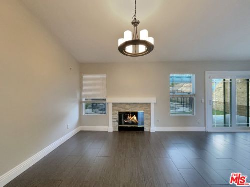 27769 Kristin Ln, Santa Clarita CA  91350-4328 exterior