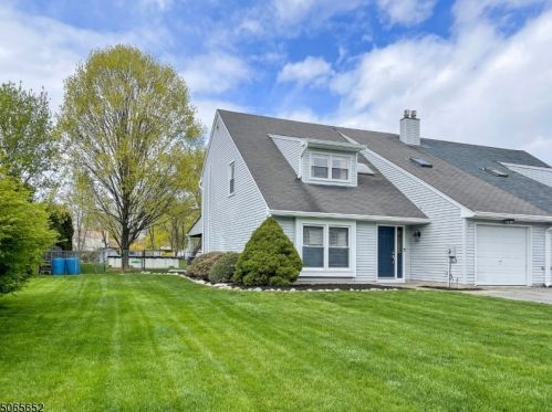 15 Crefeld Ct, Lincoln Park, NJ 07035-1242