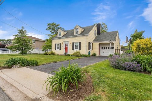 189 Broadway, Bethpage, NY 11714-4418