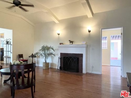 11027 Emelita St, North Hollywood, CA 91601-1306