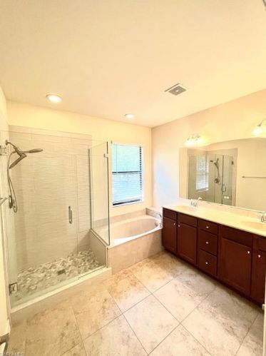 7797 Bristol Cir, Naples FL  34120-0702 exterior