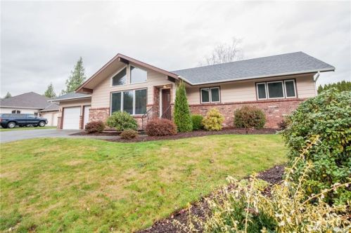 1720 Village Dr, Lynden, WA 98264-1283