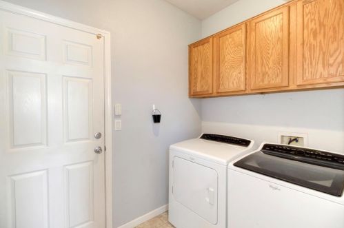 9674 Two Harbors Dr, Elk Grove CA  95624-4491 exterior