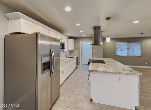 8719 Plaza Ave, Scottsdale AZ  85250-6710 exterior