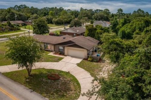 2402 Lake Dr, Deland, FL 32724-3205