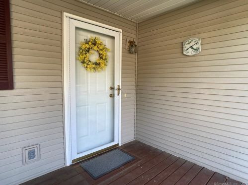 115 Dibble Hollow Ln, Windsor Locks, CT 06096-2731