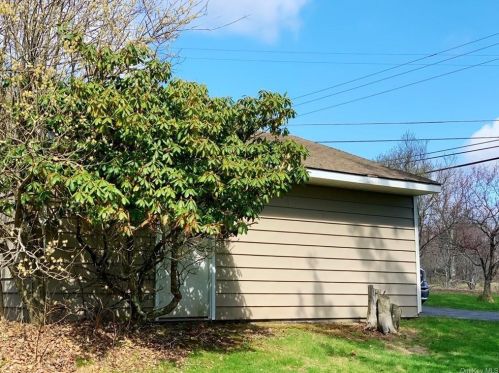 75 Sackett Lake Rd, Monticello NY  12701-4514 exterior