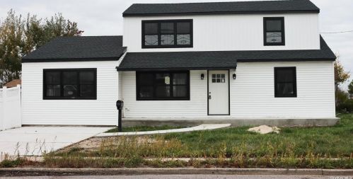 183 Lido Promenade, North Lindenhurst, NY 11757-6706