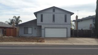 881 Alpine Ave, Manteca CA  95336-3841 exterior