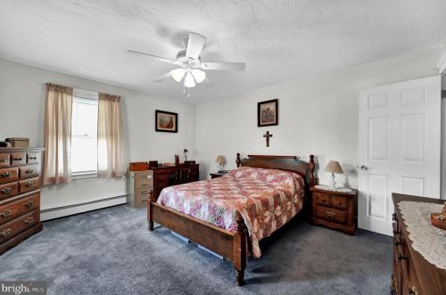 121 Charles Ave, Hanover PA 17331-3337 exterior