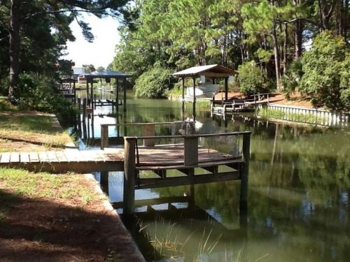 32 Mardi Gras Way, Ochlockonee Bay, FL 32346-5138
