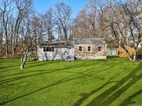 1487 Hayes Dr, Yorktown Hgts, NY 10598-5708