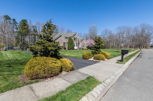 514 Cobain Rd, Jackson Twp, NJ 08527-4899