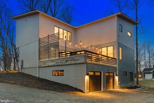 39744 Mount Gilead Rd, Leesburg VA 20175-6712 exterior