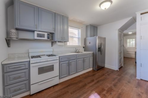 220 Locust St, Roselle Park NJ  07204-2226 exterior