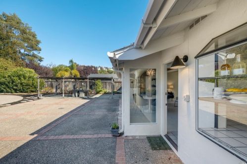 283 Cecilia Way, Tiburon CA  94920-2105 exterior