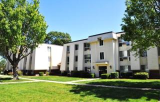 12 Fischer Dr, North Kingstown RI  02852-2897 exterior
