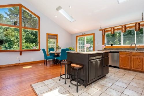 156 Raymond Rd, Deerfield NH  03037-1507 exterior