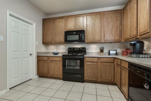 10353 Waterbury Dr, Aubrey TX  76227-7593 exterior