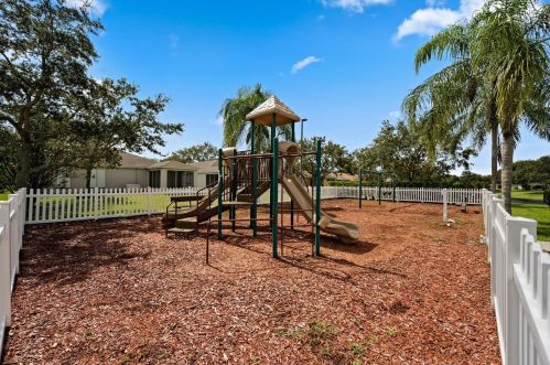 1390 9 Pl, Vero Beach FL 32960-2122 exterior