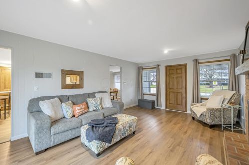 1055 Champagne Dr, Marion OH  43302-6626 exterior