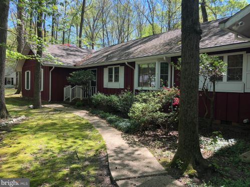 915 Midway Ln, Seaford, DE 19973-1125