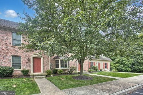 419 Park View Dr, Harrisburg, PA 17110-4019