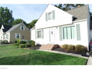5348 Robinhood Dr, Willoughby, OH 44094-4326