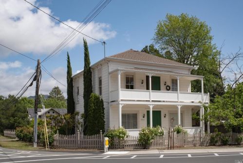 6816 Yount St, Yountville, CA 94599-1276