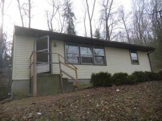 126 Woodland Ave, Hummels Store, PA 19540-2108