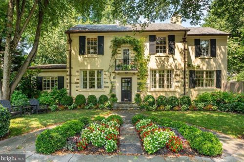 4501 Cathedral Ave, Washington, DC 20016-3564