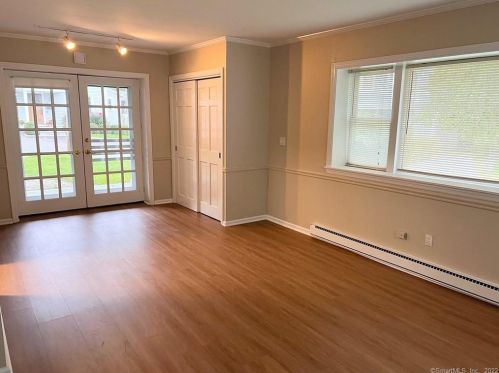 53 Hillside Ave, New Canaan CT  06840-4719 exterior
