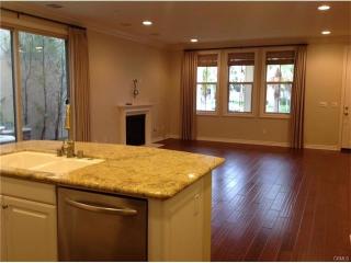 21437 Hayley Ln, Huntington Beach CA  92646-6934 exterior