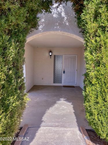 9031 Palms Park Dr, Tucson, AZ 85715-5646