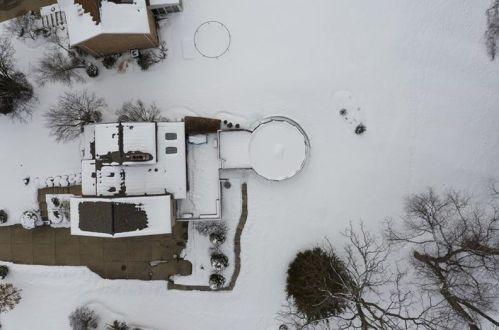 135 Surrey Dr, Canonsburg, PA 15317-2370