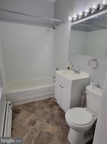 22 Barber Ave, West Deptford NJ  08096-2414 exterior