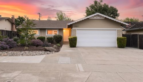 1557 Murre Ln, Sunnyvale, CA 94087-4850