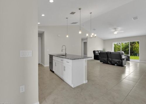 1108 33rd Ter, Cape Coral, FL 33904-4262