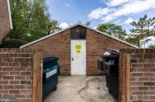 1151 Harbour Dr, Palmyra NJ 08065-2216 exterior