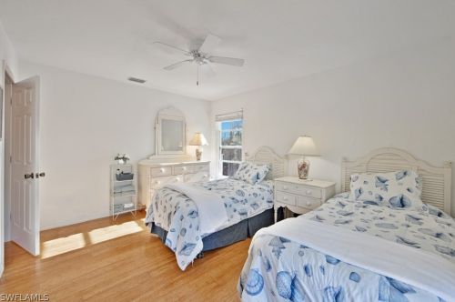 215 Robinwood Cir, Sanibel FL  33957-5722 exterior