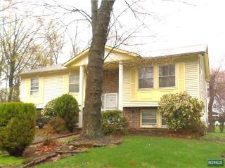 250 Washington Pl, Teaneck, NJ 07666-6126