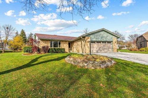 12890 Scarborough Ct, Waukesha WI  53151-6128 exterior