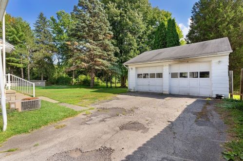 203 Clen Moore Blvd, New Castle PA  16105-2609 exterior