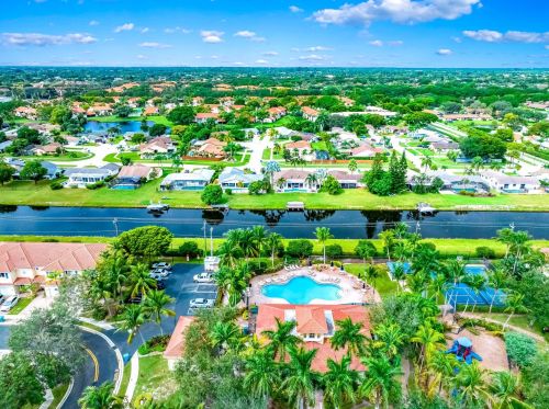 2850 Oasis Dr, Boynton Beach FL  33426-8665 exterior